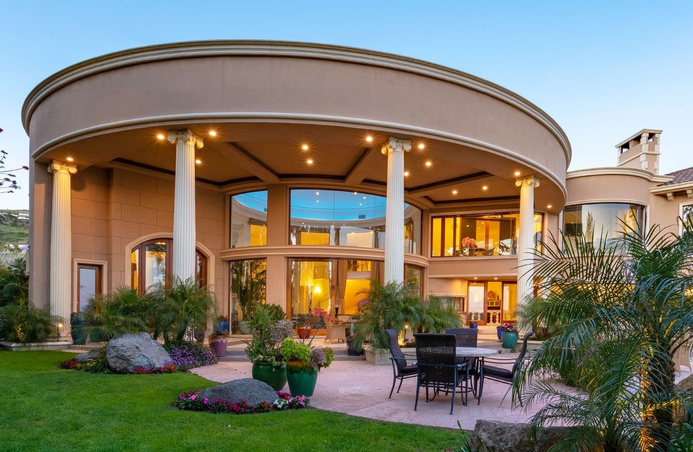 Passages Malibu facility exterior view