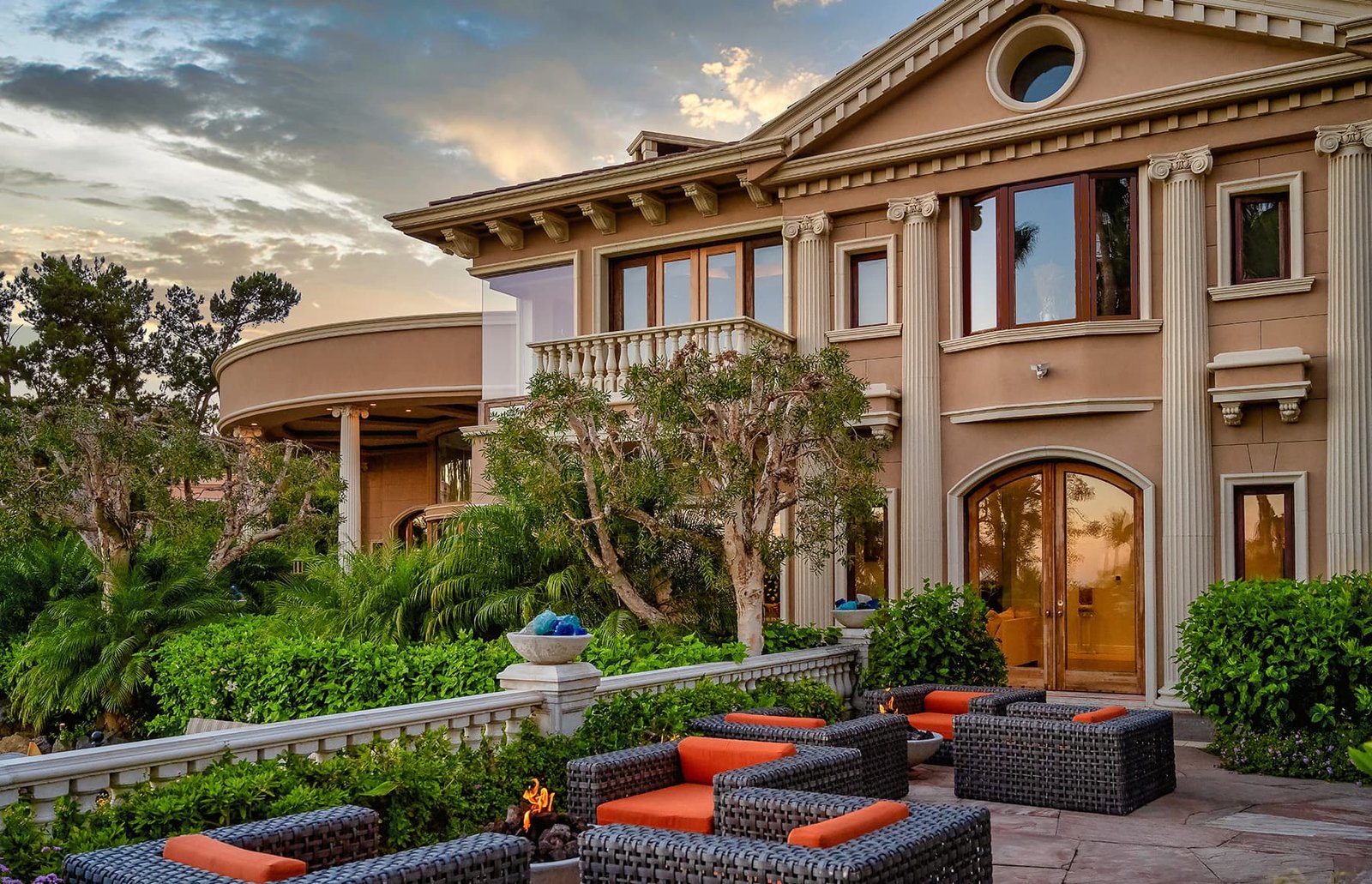 Passages Malibu grounds photo 3