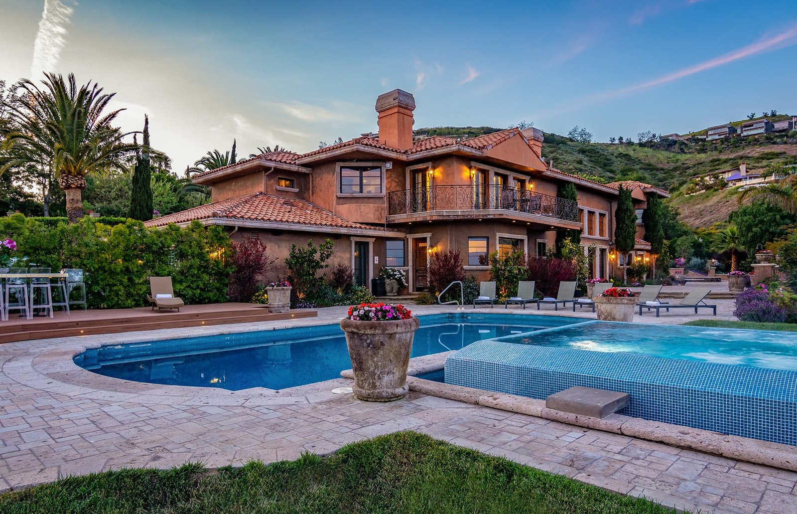 Passages Malibu grounds photo 7