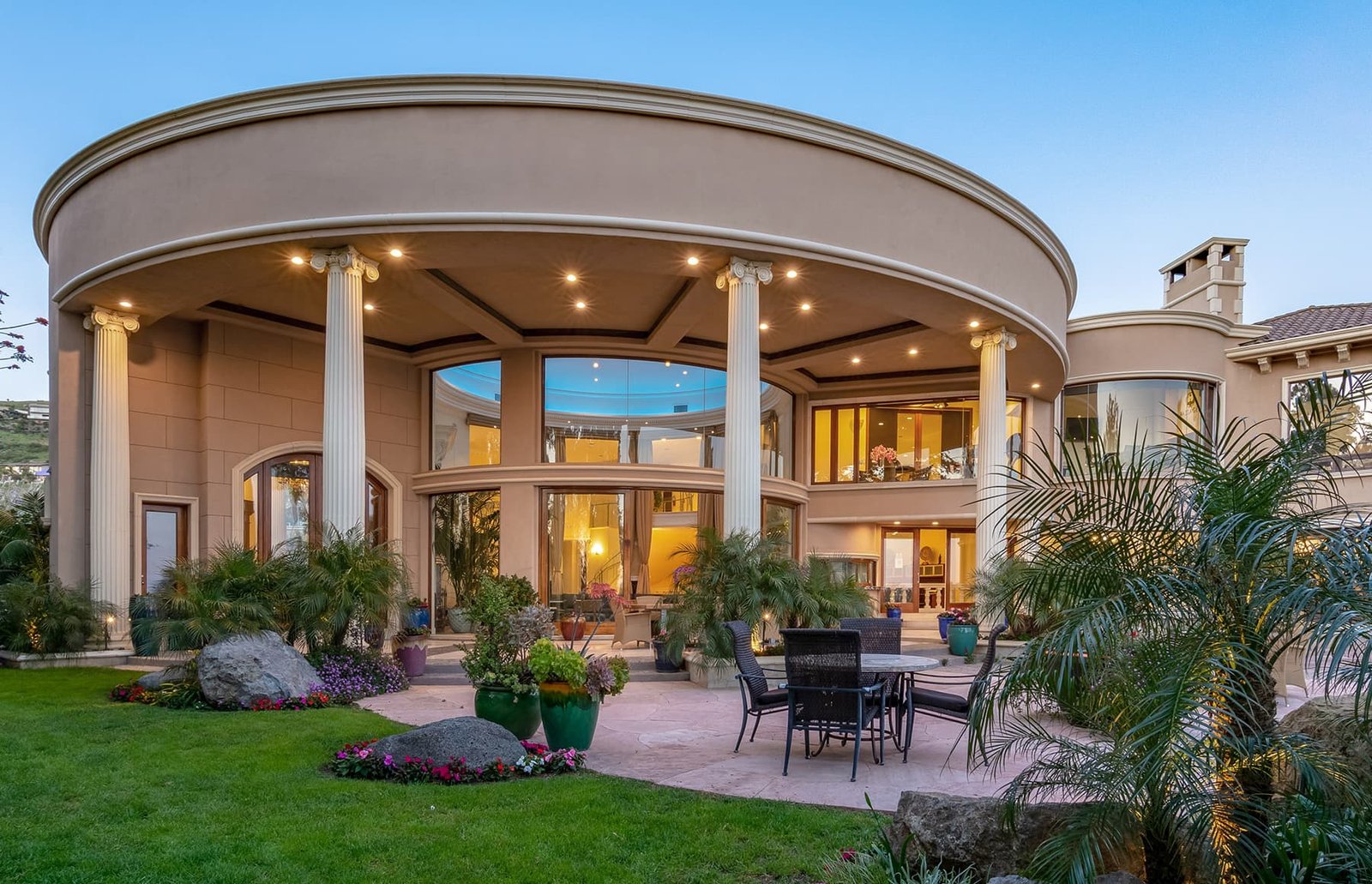 Passages Malibu grounds photo 25